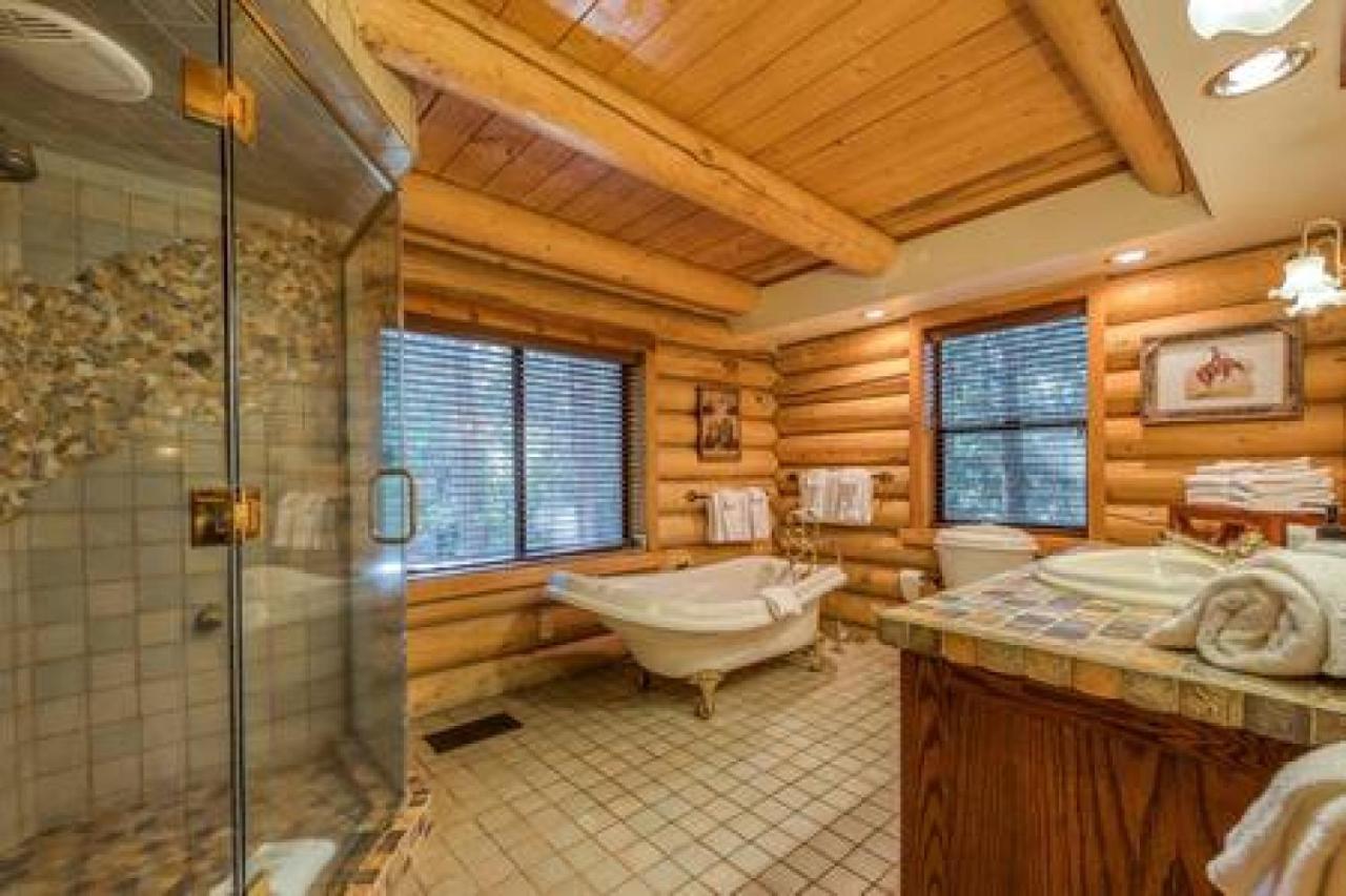Eagles Nest - Natural Log Cabin With Guest House Idyllwild Exterior photo