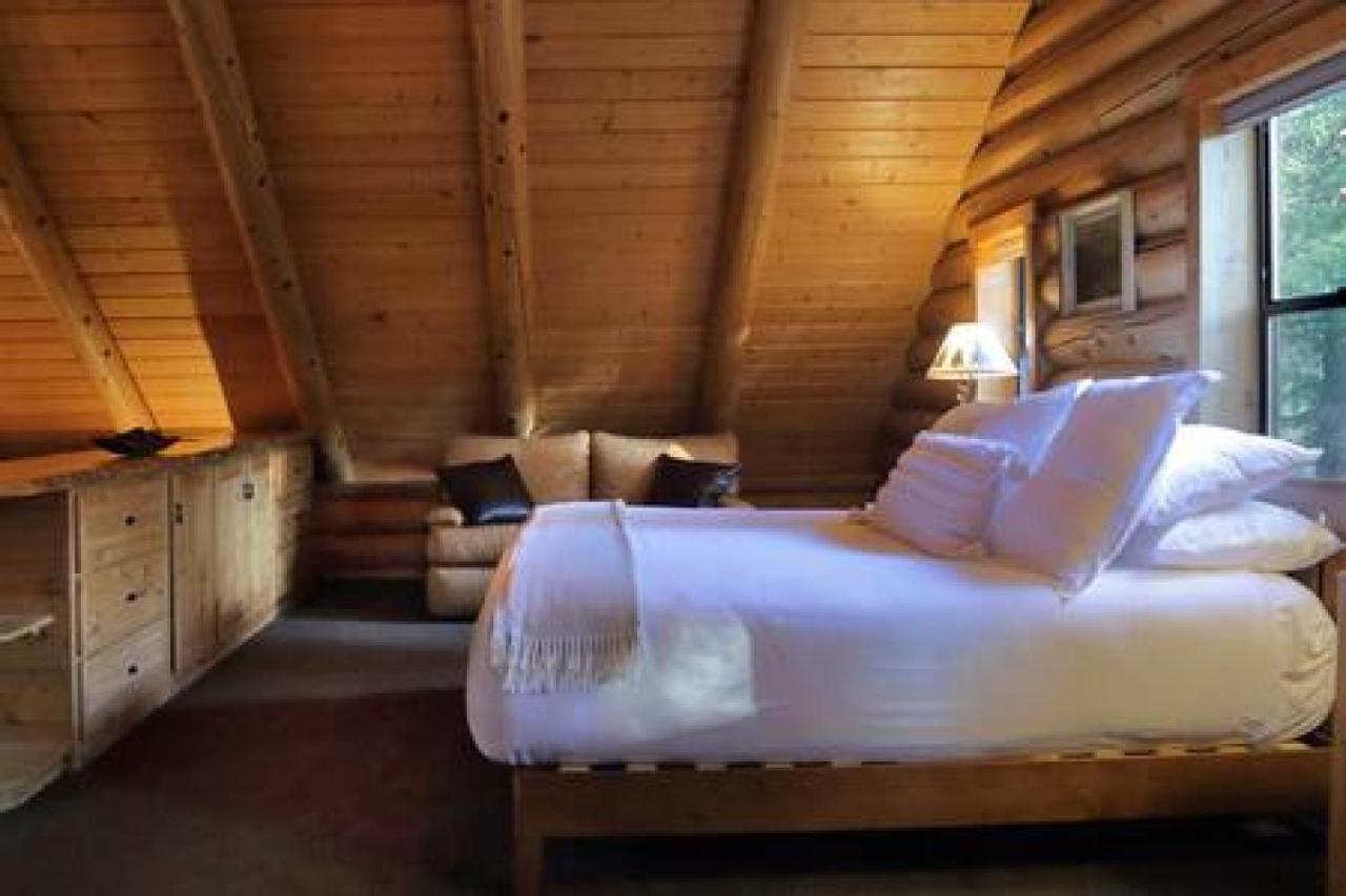 Eagles Nest - Natural Log Cabin With Guest House Idyllwild Exterior photo