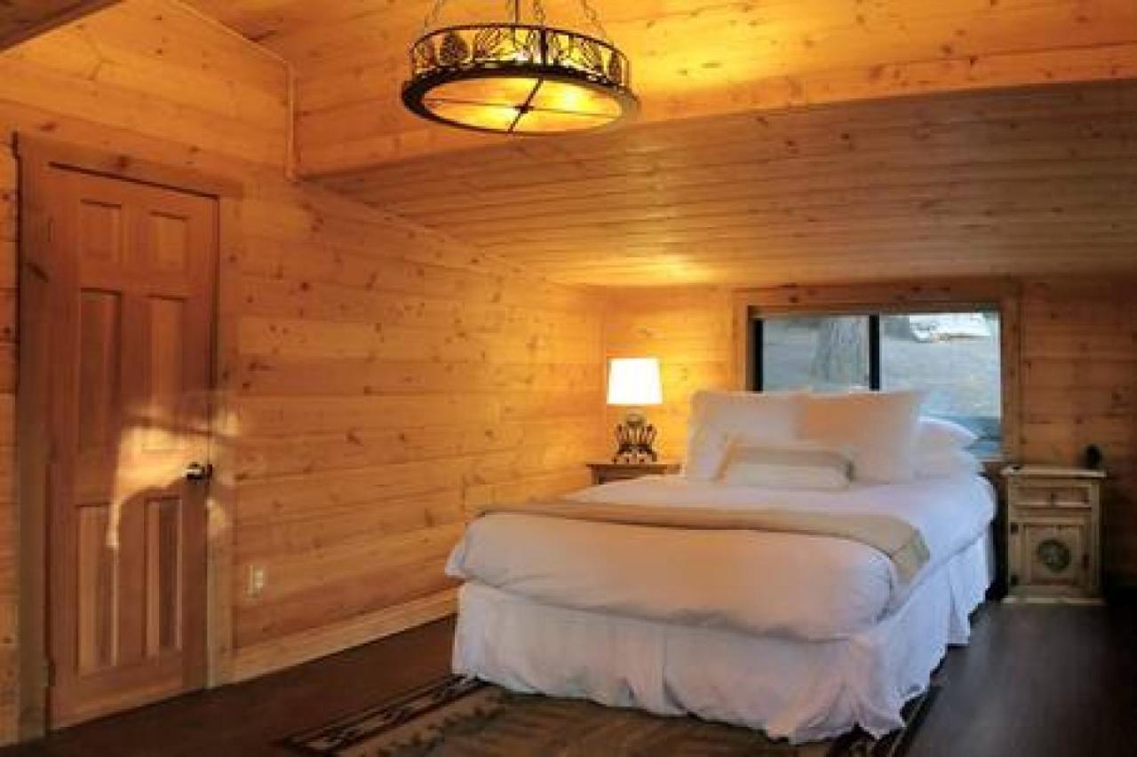 Eagles Nest - Natural Log Cabin With Guest House Idyllwild Exterior photo